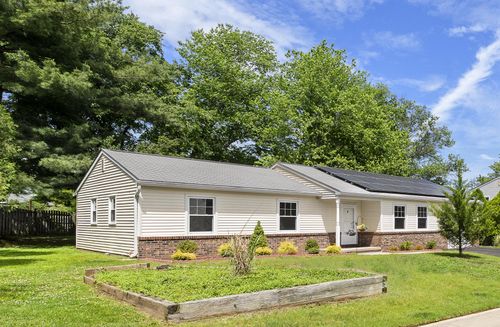 4 Dorothea Ter, Lawrence, NJ, 08648-2819 | Card Image
