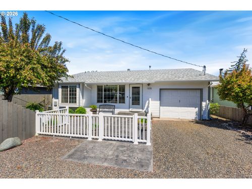 105 Polk Ave, LaGrande, OR, 97850 | Card Image