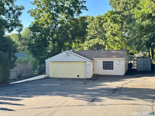 207 Burwell Rd, West Haven, CT, 06516-1104 | Card Image