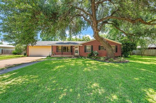421 Bellaire Dr, Woodway, TX, 76712-3905 | Card Image