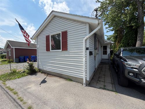 18 Cottage Ln, North Salem, NY, 10560-1326 | Card Image