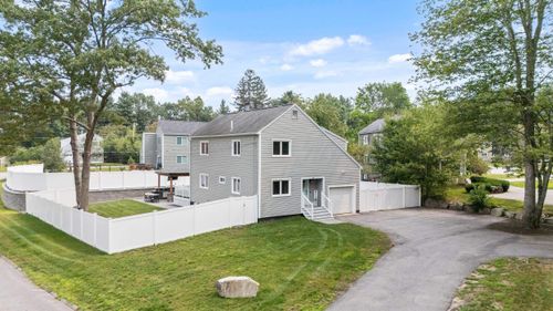 28 Ventura Cir, Nashua, NH, 03062-1477 | Card Image