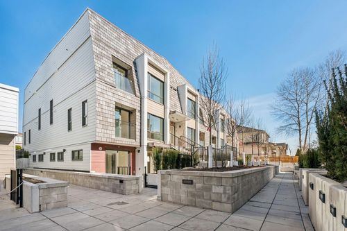 105-378 W 45th Ave, Vancouver, BC, V5Y2W6 | Card Image