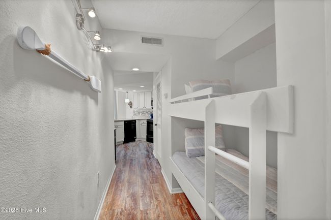 Image | Image 4
