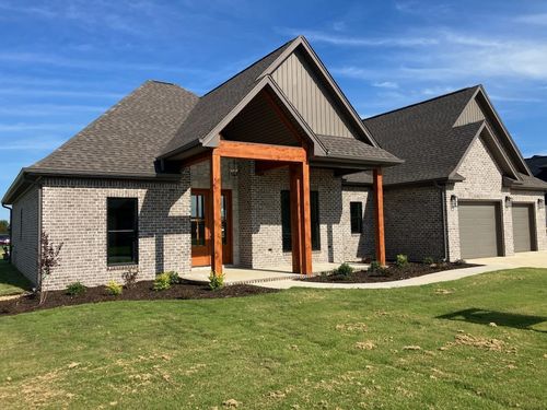 105 Shane Dr, Muscle Shoals, AL, 35661-3975 | Card Image