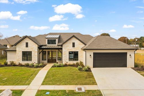 5601 Grey Hawk Ln, Longview, TX, 75605-3056 | Card Image