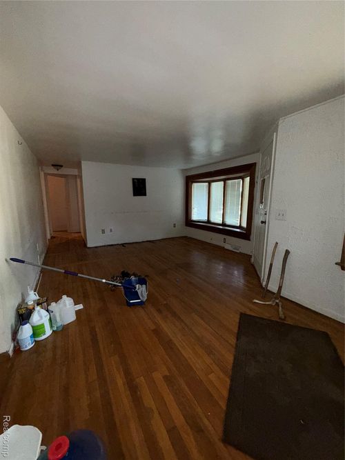 23106 Springbrook Drive, Farmington Hills, MI, 48336 | Card Image