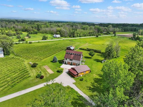 85 Shrine Rd, Isle La Motte, VT, 05463-9758 | Card Image