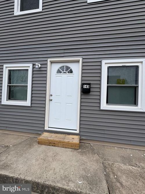 145 W Main St, PENNS GROVE, NJ, 08069-1305 | Card Image