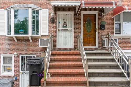4318 195th St, Flushing, NY, 11358-3519 | Card Image