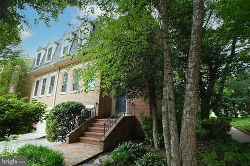 1441 Mclean Mews Ct, MCLEAN, VA, 22101-3800 | Card Image