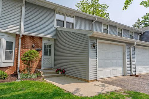 32 Whitcomb Cir, Madison, WI, 53711-2631 | Card Image