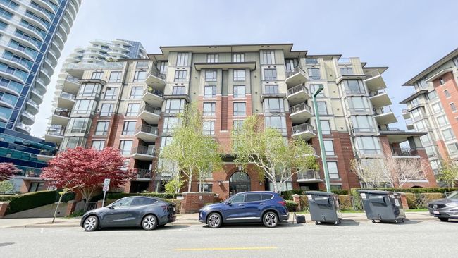 405 - 1551 Foster Street, Condo with 2 bedrooms, 2 bathrooms and 2 parking in White Rock BC | Image 1