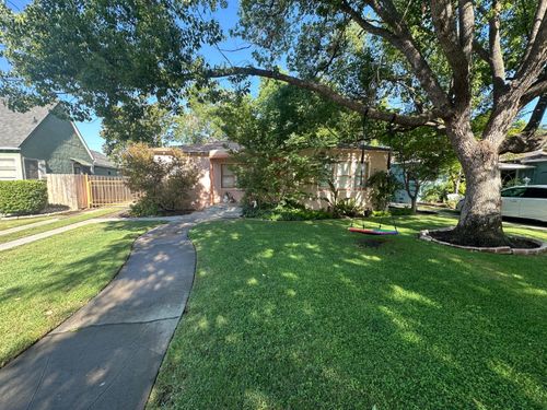 1925 N Adoline Avenue, Fresno, CA, 93705 | Card Image