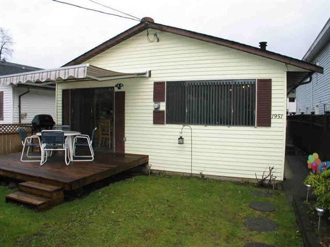1951 Coquitlam Avenue, House other with 3 bedrooms, 2 bathrooms and 2 parking in Port Coquitlam BC | Image 2