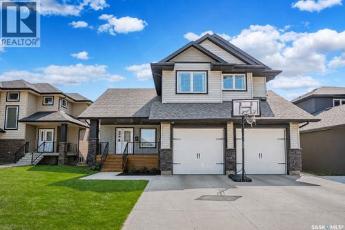 523 Redwood Cres, House with 4 bedrooms, 3 bathrooms and null parking in Warman SK | Card Image