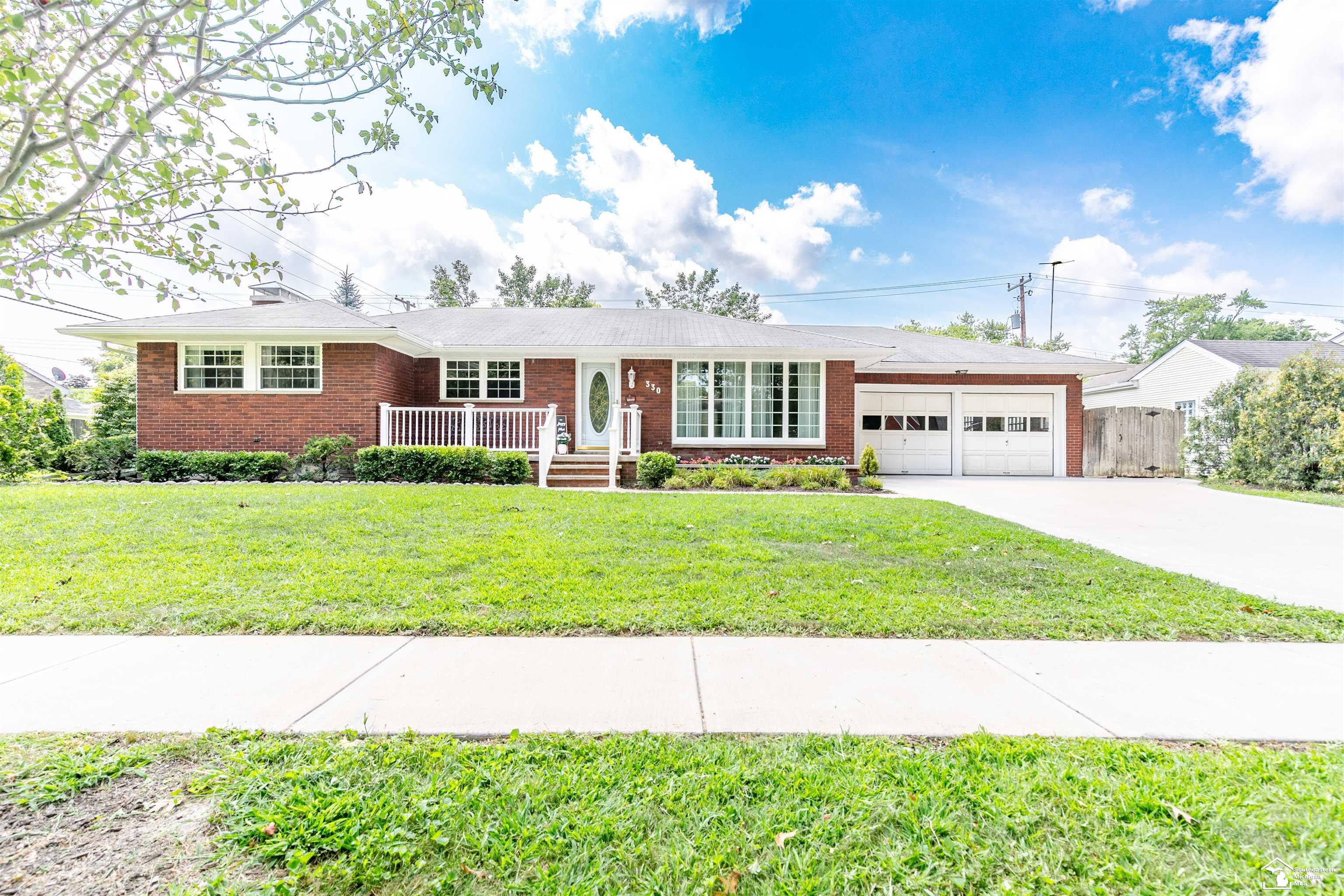Oakwood St, Monroe, MI 48162