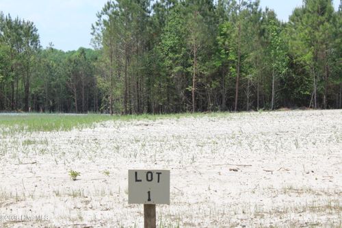 106 Southerland Rd, Magnolia, NC, 28453-8991 | Card Image