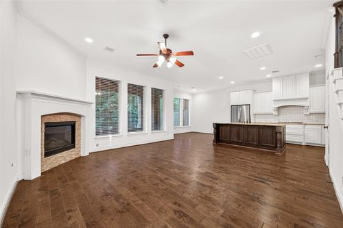 42 Daffodil Meadow Pl, The Woodlands, TX, 77375-1402 | Card Image