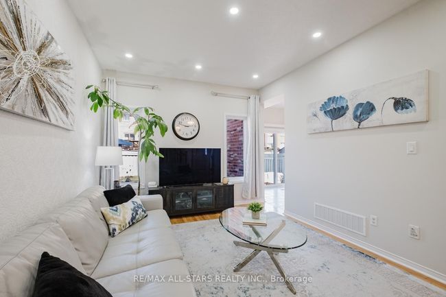 19 Coronet St, House other with 4 bedrooms, 4 bathrooms and 4 parking in Stouffville ON | Image 15