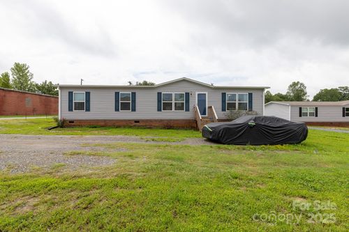 101 Park Ln, Grover, NC, 28073-8800 | Card Image