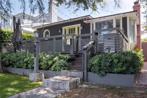 608 35th St, Manhattan Beach, CA, 90266-3428 | Card Image