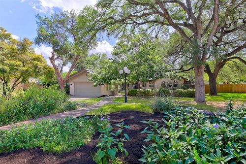 1207 Oak Shadows Cir, Austin, TX, 78758-2716 | Card Image