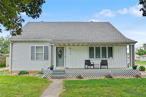2718 E Ave Nw, Cedar Rapids, IA, 52405 | Card Image