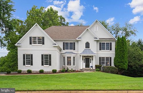 10492 Hunting Hills Pl, Oakton, VA, 22124-1774 | Card Image