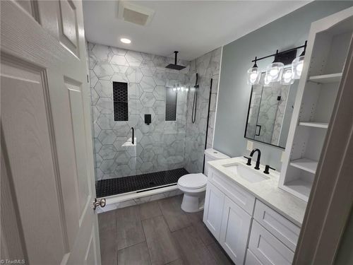 5285 E Holly Grove Rd, Thomasville, NC, 27360-8535 | Card Image