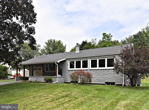 1066 Manatawny St, POTTSTOWN, PA, 19464-3520 | Card Image