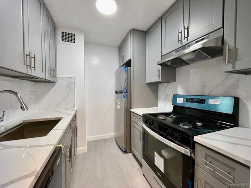 apt-10h-150 Union Tpke, Flushing, NY, 11367-3905 | Card Image