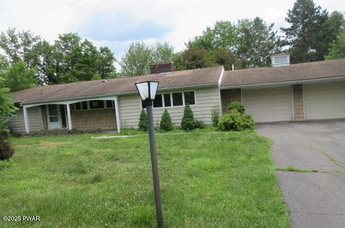 82 Hillcrest Cir, Honesdale, PA, 18431-1474 | Card Image