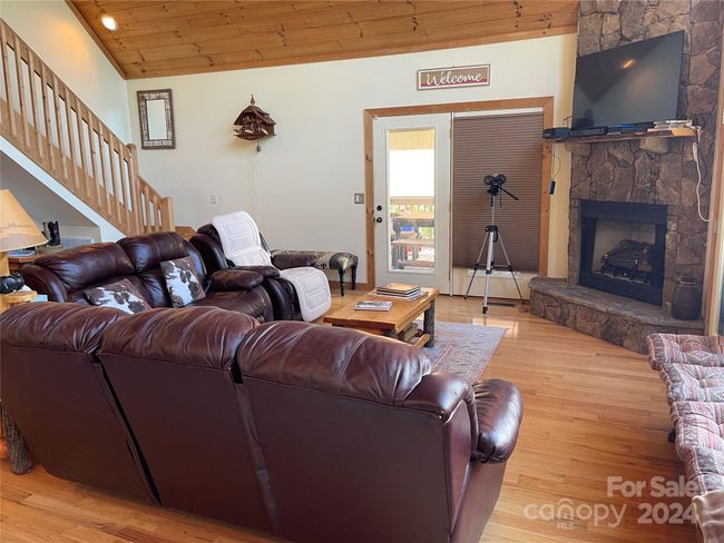 90 Twin Oaks Est, House other with 2 bedrooms, 3 bathrooms and null parking in Sylva NC | Image 10