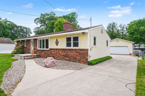 1605 Hansen St, Muskegon, MI, 49445-1237 | Card Image