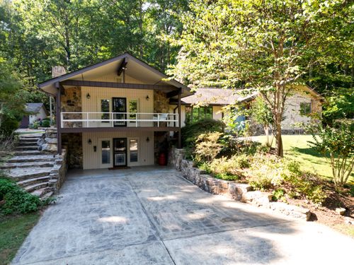 568 Castle St, Monticello, KY, 42633-1572 | Card Image