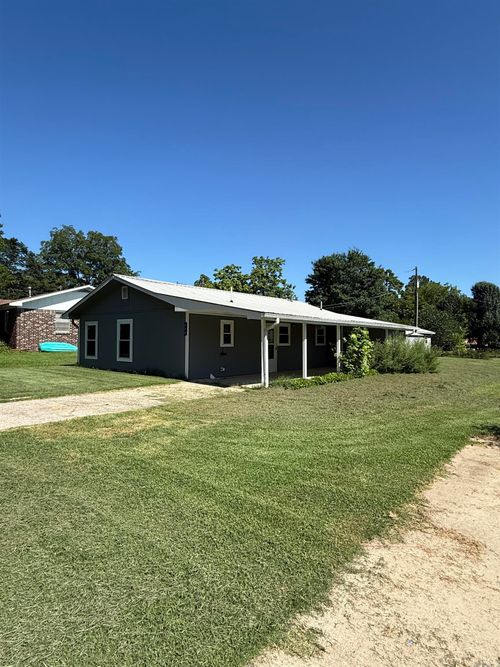 290 Oak St, Clinton, AR, 72031-6994 | Card Image