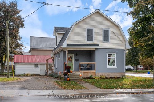 {{alt}} | Card Image