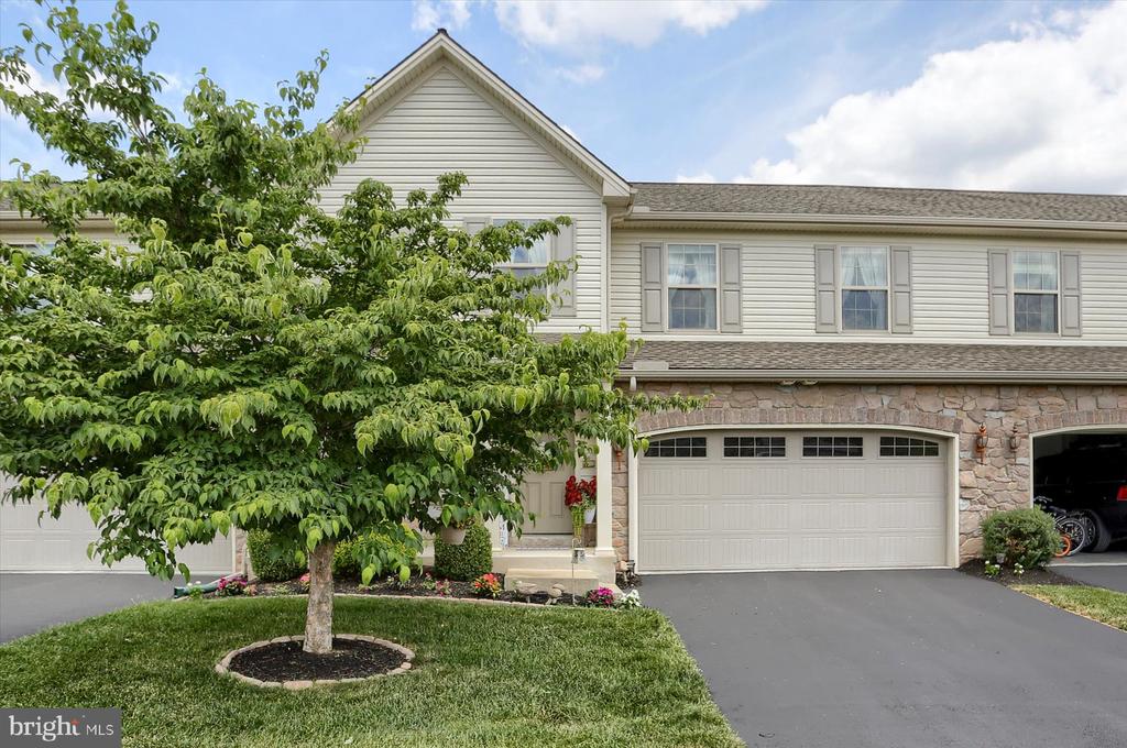 Gladstone Ct, Mechanicsburg, PA 17055