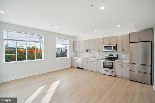 apt-5-646 N 32nd St, PHILADELPHIA, PA, 19104-6482 | Card Image