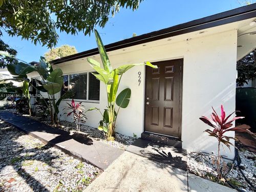 927-927 Sw 12th Ave, Miami, FL, 33130-3627 | Card Image