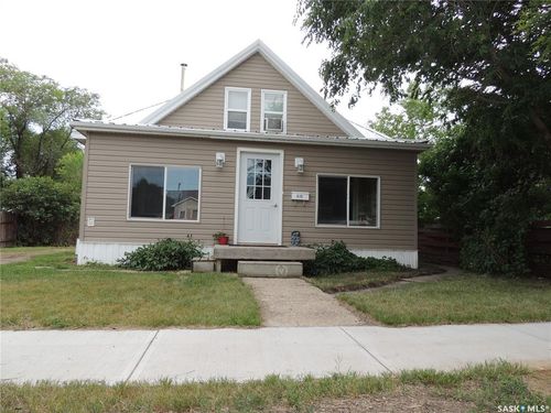 630 3rd St, Estevan, SK, S4A0P6 | Card Image
