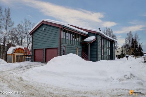 2905 Turnagain St, Anchorage, AK, 99517-1842 | Card Image