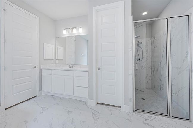Second vanity area. | Image 15