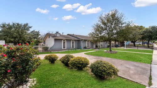 1702 Ann Arbor Dr, San Antonio, TX, 78224-2201 | Card Image