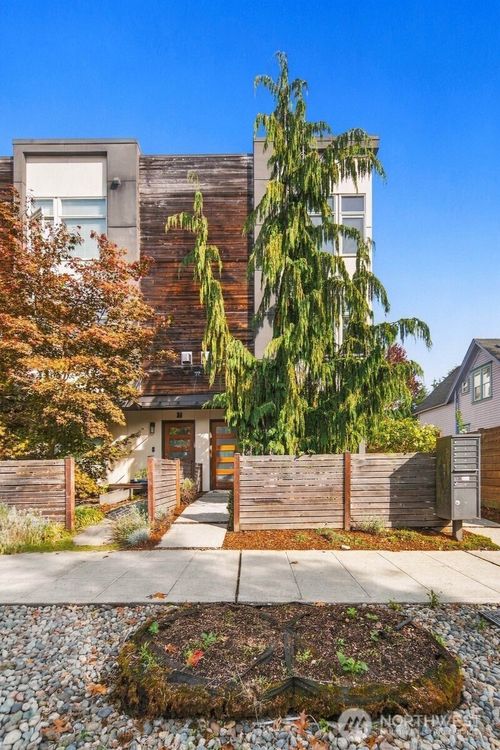 c-304 26th Ave S, Seattle, WA, 98144-2478 | Card Image