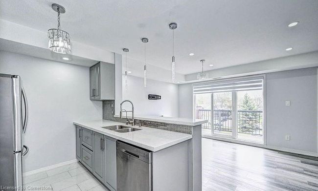 4D - 45 Cedarhill Cres, Townhouse with 3 bedrooms, 2 bathrooms and 1 parking in Kitchener ON | Image 5