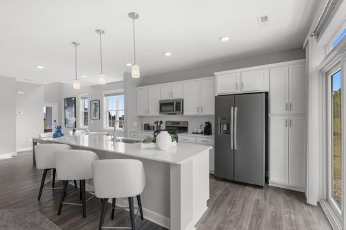 9376 4th St N, LAKE ELMO, MN, 55042-4549 | Card Image