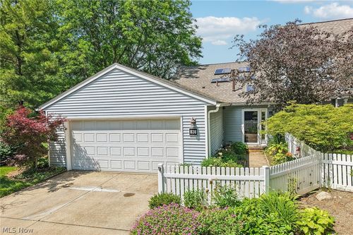 838 Lynnhaven Ln, Akron, OH, 44313-8000 | Card Image