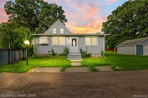 12930 Beech Daly Rd, Redford, MI, 48239-2780 | Card Image